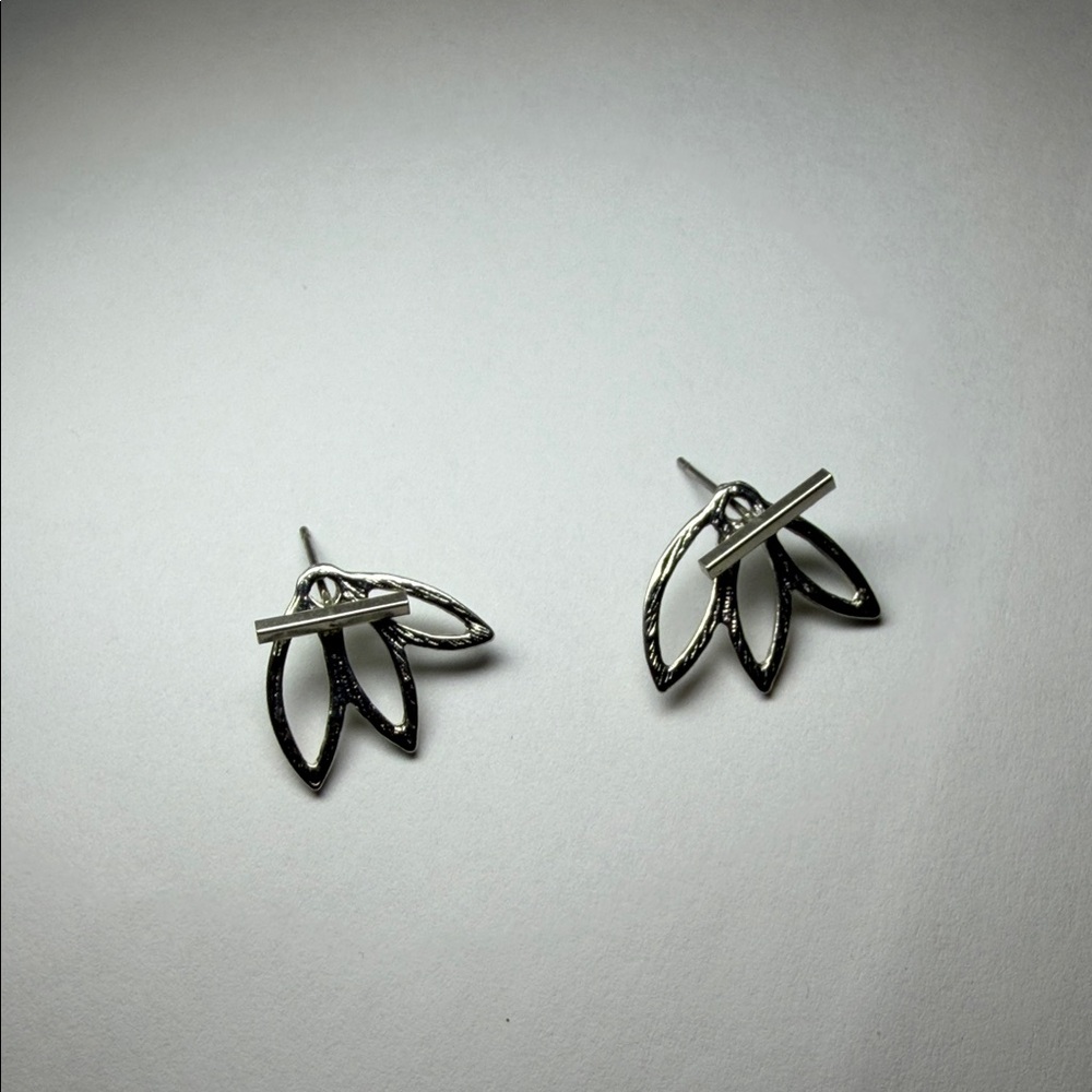 Elegant Silver Leaf Earrings